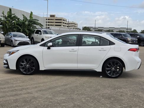 Used 2025 Toyota Corolla SE FWD image 6