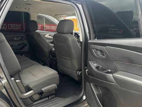 Used 2020 Chevrolet Traverse LS image 17