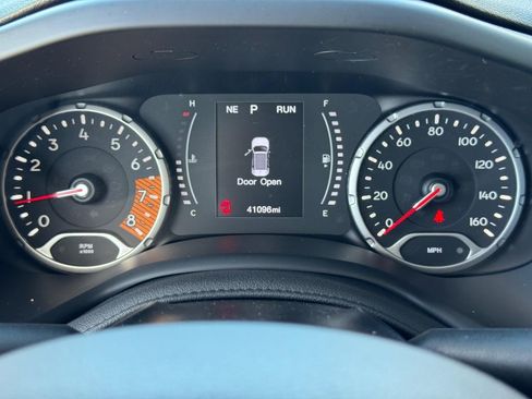 Used 2023 Jeep Renegade Latitude image 18