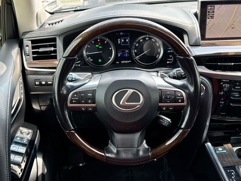 Used 2017 Lexus LX 570 4WD w/ Luxury Package image 23