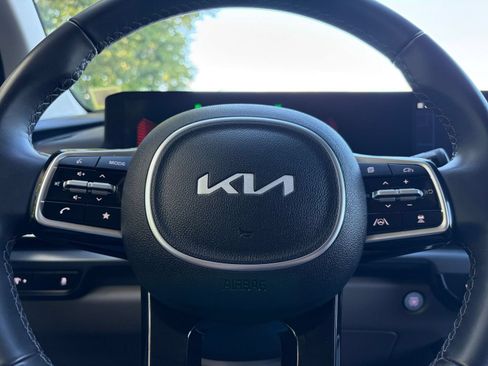 Used 2026 Kia Carnival FWD image 29