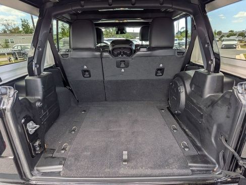 Used 2021 Jeep Wrangler Unlimited Rubicon image 6