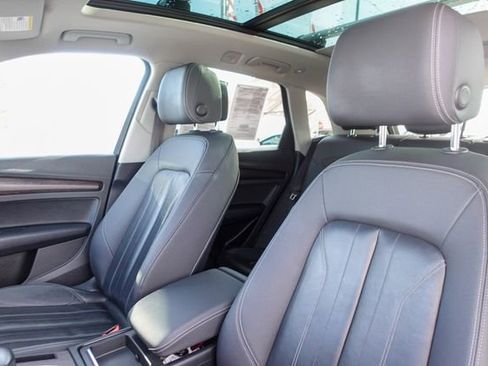 Used 2021 Audi Q5 2.0T Premium w/ Convenience Package image 24