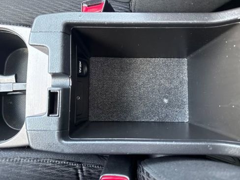 Used 2011 Subaru Outback 2.5i Premium image 24