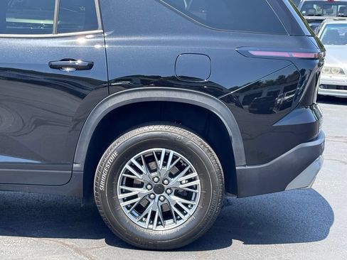 Used 2024 Chevrolet Traverse LT FWD image 39