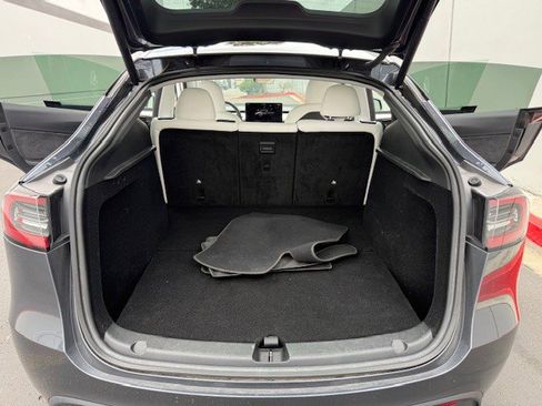 Used 2023 Tesla Model Y Performance image 16