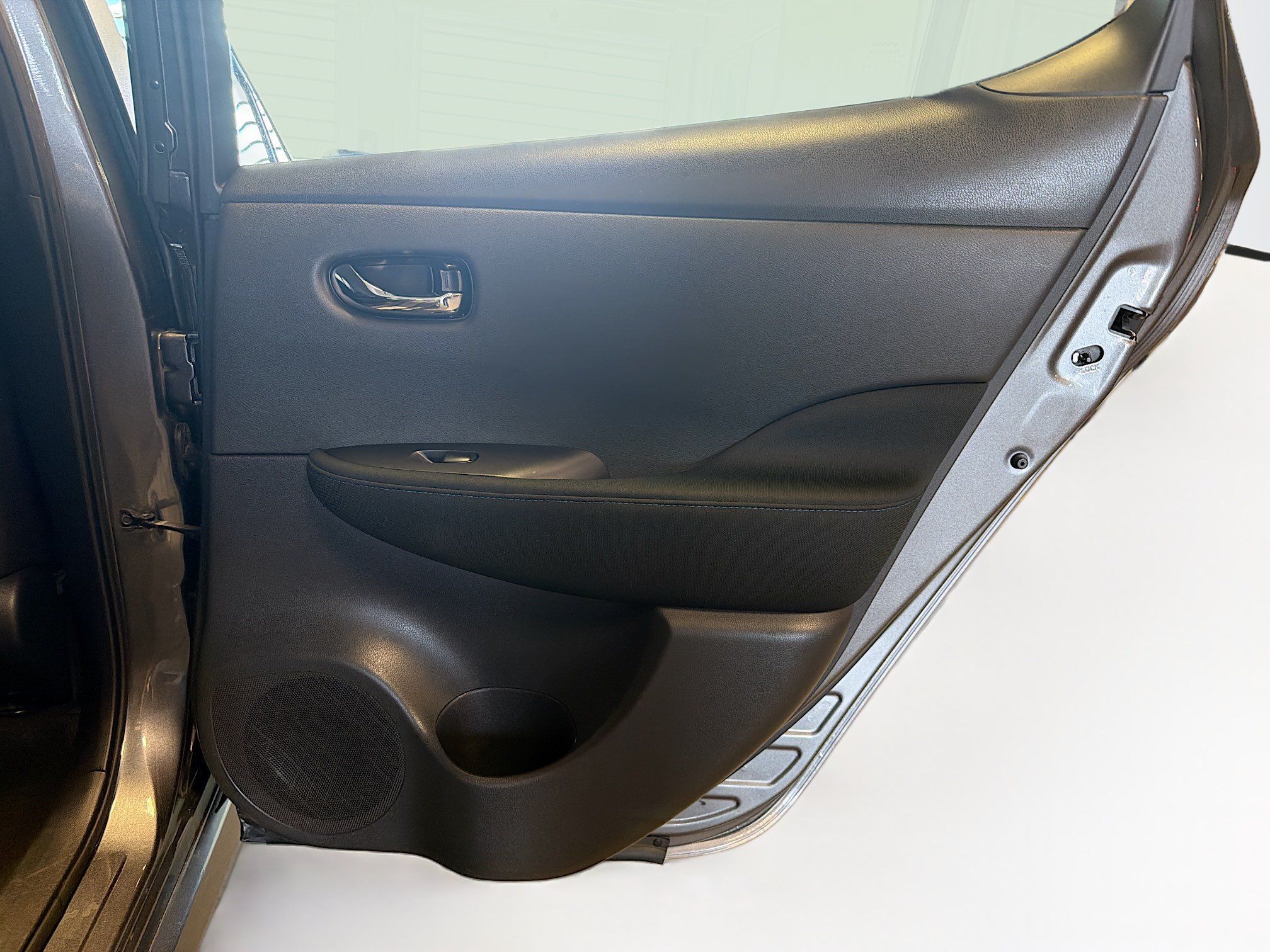 Used 2025 Nissan Leaf S FWD image 29