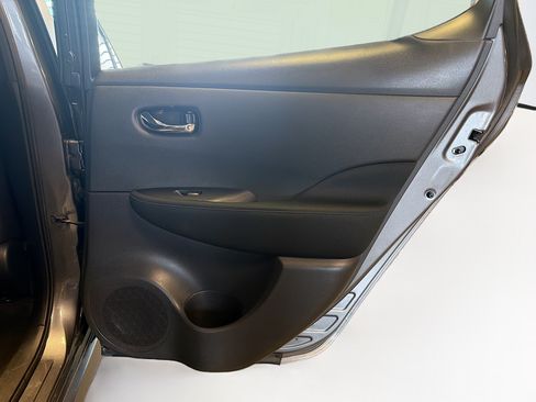 Used 2025 Nissan Leaf S FWD image 29