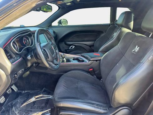 Used 2016 Dodge Challenger R/T Scat Pack RWD image 9