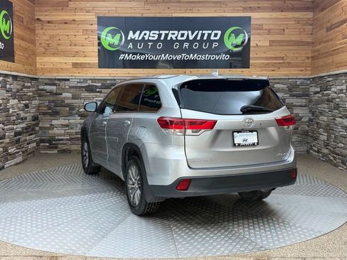 Used 2018 Toyota Highlander XLE AWD/4WD image 19