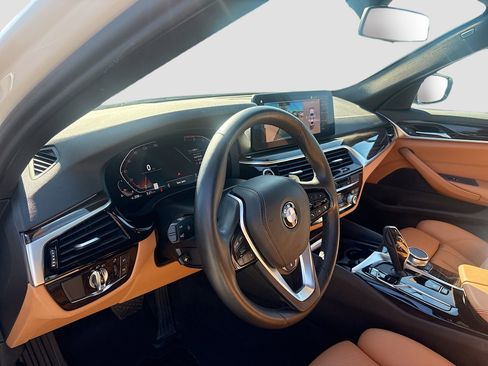 Used 2021 BMW 530i xDrive w/ Convenience Package image 25