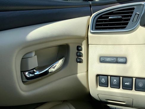 Used 2019 Nissan Murano Platinum w/ Cargo Package FWD image 34