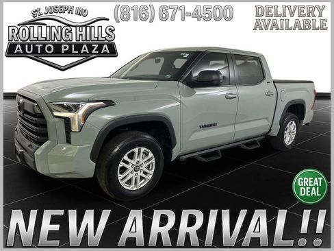 Used 2025 Toyota Tundra SR5 w/ SR5 Premium Package AWD/4WD image 1