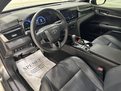Used 2025 Toyota Camry XSE FWD image 10