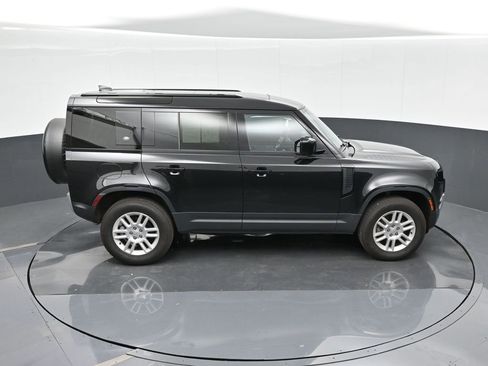 Used 2024 Land Rover Defender 110 S image 31