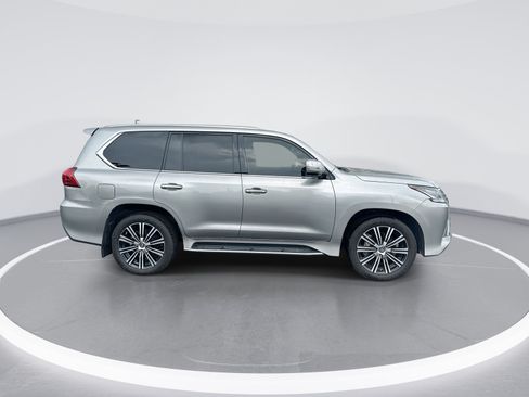 Used 2021 Lexus LX 570 4WD w/ Luxury Package image 10