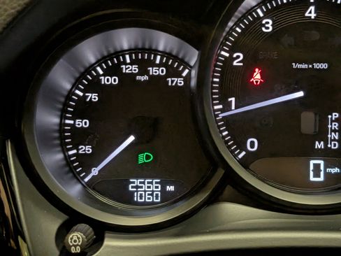 Used 2025 Porsche Macan image 35