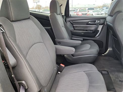 Used 2017 Chevrolet Traverse LT image 21