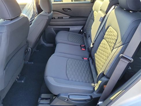 New 2025 Nissan Pathfinder SV w/ Black Appearance Package image 12