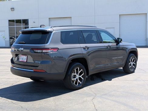 Used 2025 Jeep Grand Cherokee L Limited AWD/4WD image 5