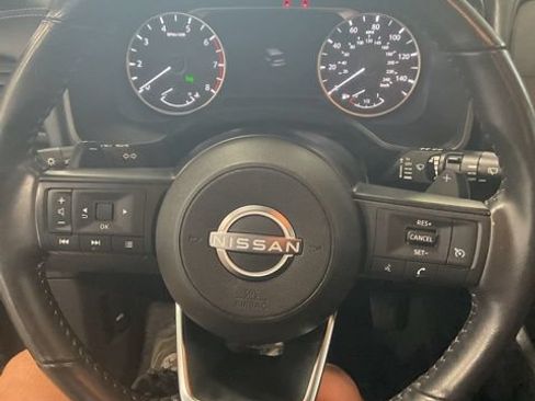 Used 2023 Nissan Rogue S AWD/4WD image 22