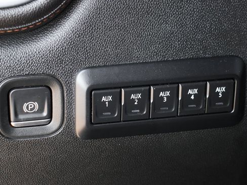 Used 2023 GMC Sierra 2500 AT4 w/ AT4 Preferred Package image 26