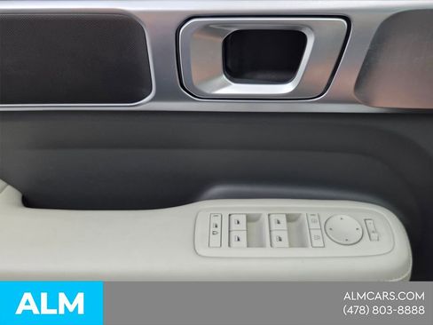 Used 2025 Hyundai Santa Fe SEL FWD image 29