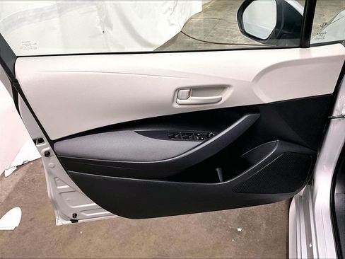 Used 2023 Toyota Corolla LE FWD image 9