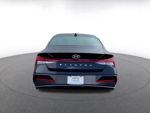 Used 2025 Hyundai Elantra SEL FWD image 11