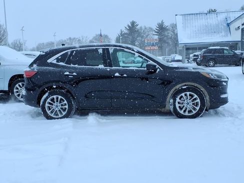 Used 2020 Ford Escape SE image 16