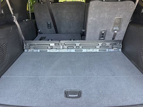Used 2025 Chevrolet Suburban Z71 AWD/4WD image 20