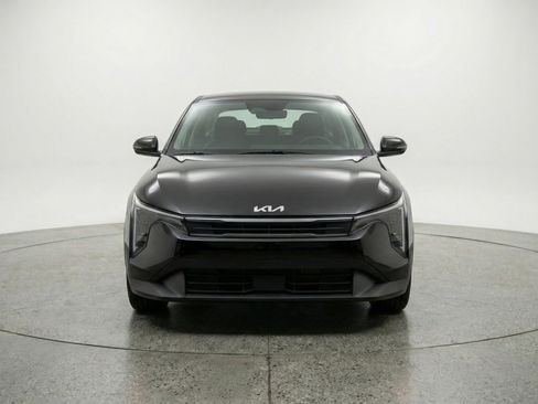 Used 2025 Kia K4 LXS image 2