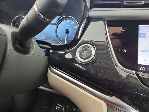 Used 2023 Cadillac XT6 Premium Luxury w/ LPO, Premium Carpet Package FWD image 17