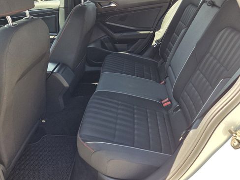 Used 2019 Volkswagen Jetta GLI image 5