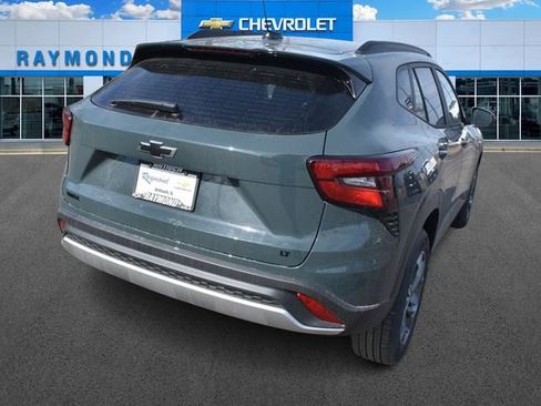 New 2026 Chevrolet Trax LT w/ LPO, Blackout Package image 4