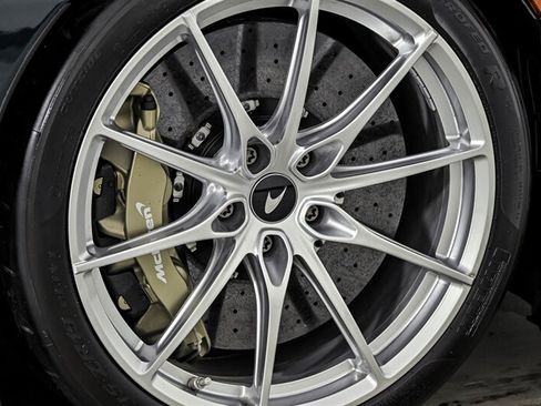 Used 2022 McLaren 765LT RWD image 21