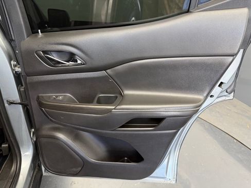 Used 2023 GMC Acadia SLT FWD image 74