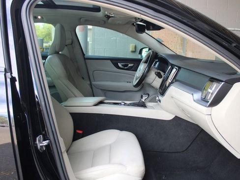Used 2020 Volvo S60 T6 Momentum AWD/4WD image 12