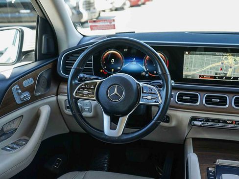 Used 2022 Mercedes-Benz GLE 350 4MATIC w/ Premium Package image 15
