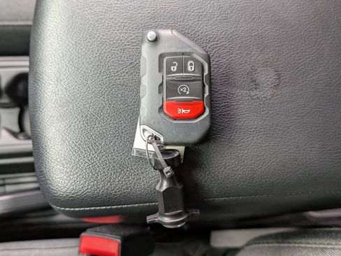 Used 2024 Jeep Wrangler Sport S image 34