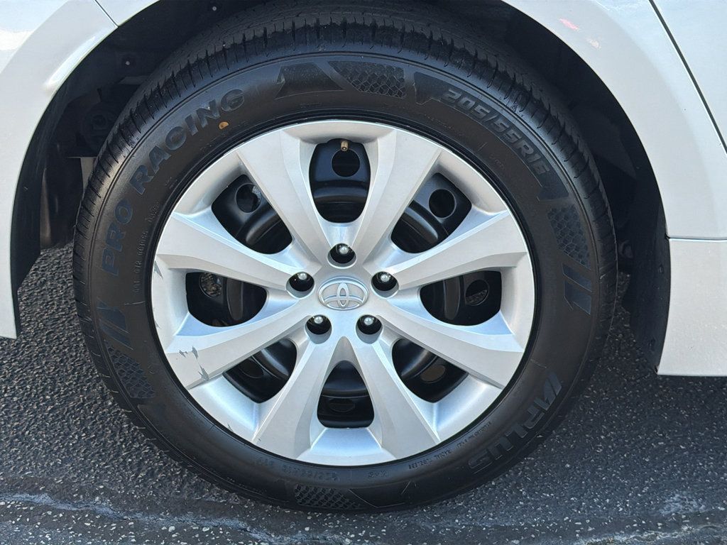 Used 2024 Toyota Corolla LE FWD image 32