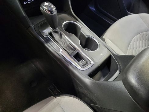 Used 2019 Chevrolet Equinox LS w/ LS Convenience Package image 26