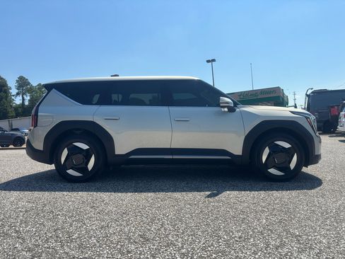 Used 2024 Kia EV9 Light Long Range image 6