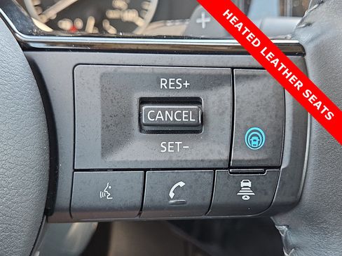 Used 2023 Nissan Pathfinder SL AWD/4WD image 22