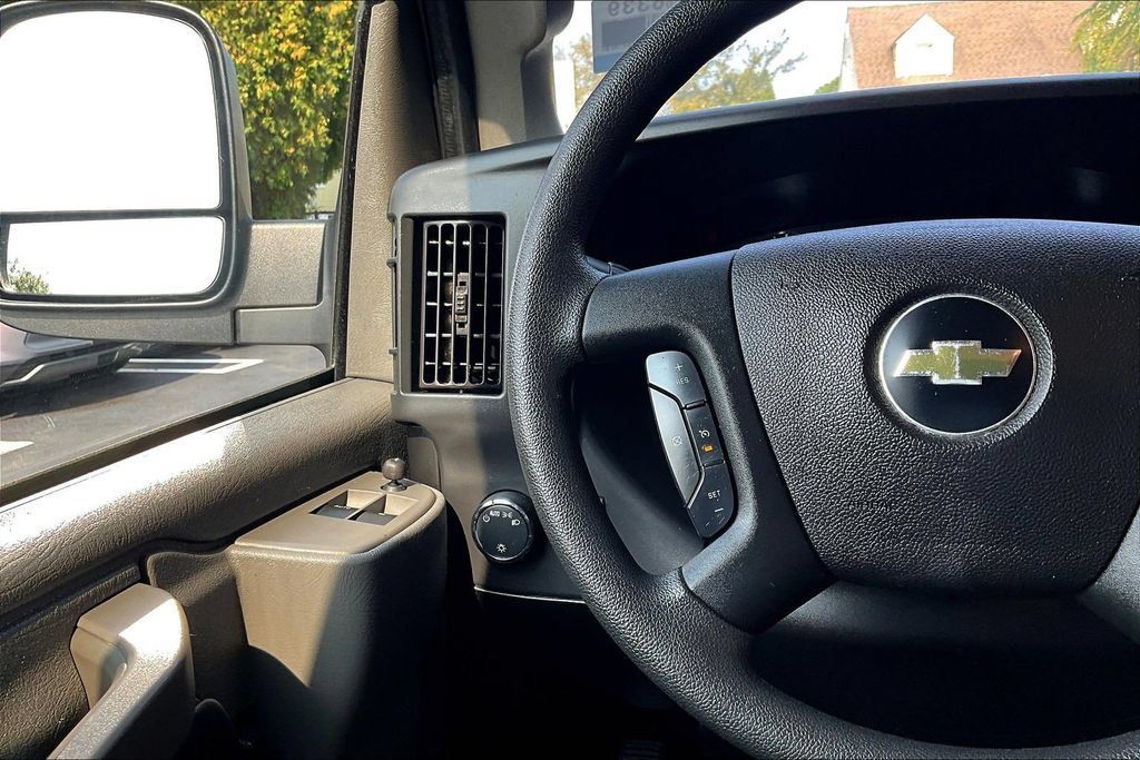 Used 2025 Chevrolet Express 2500 w/ Driver Convenience Package RWD image 11