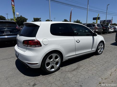 Used 2011 Volkswagen Golf 2-Door FWD image 6