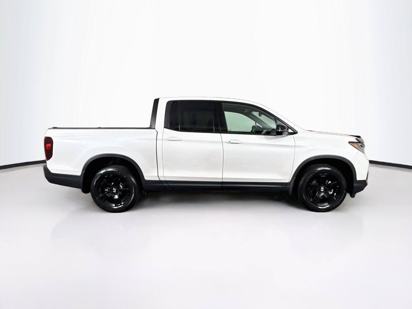 Used 2024 Honda Ridgeline Black Edition image 11