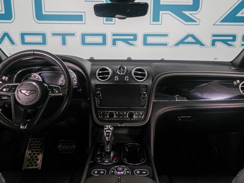 Used 2017 Bentley Bentayga image 10