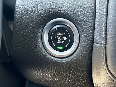 Used 2021 GMC Yukon XL Denali AWD/4WD image 17