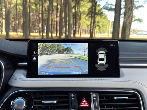 Used 2022 Genesis G70 3.3T w/ Sport Advanced Package image 4